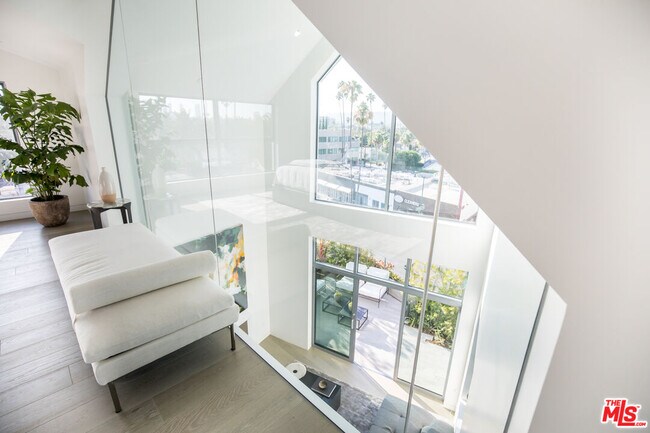 Building Photo - 8600 Wilshire Blvd