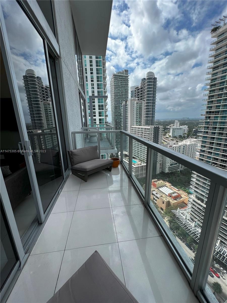 Building Photo - 1050 Brickell Ave