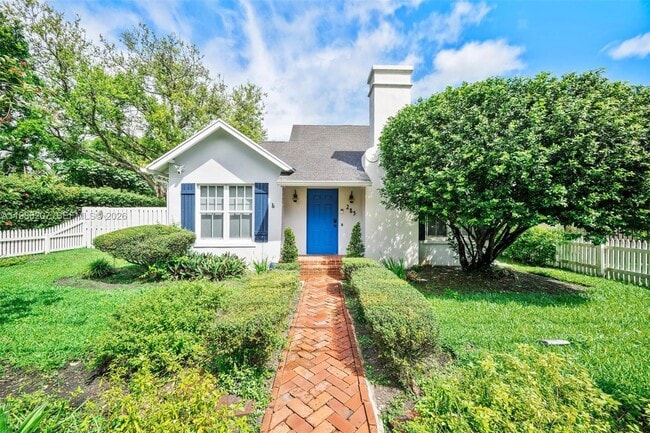 Building Photo - 285 NE 105th St