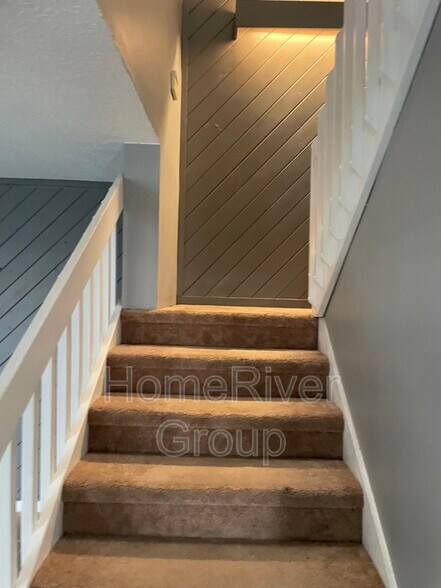 Building Photo - 15240 E Pond Woods Dr