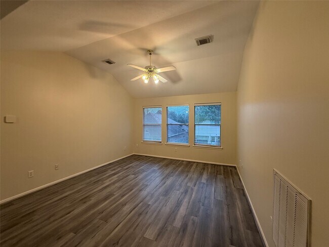 Building Photo - 12919 Deer Cove Ln