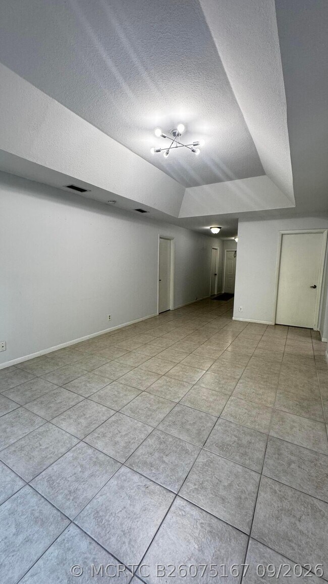 Building Photo - 20970 Concord Green Dr W