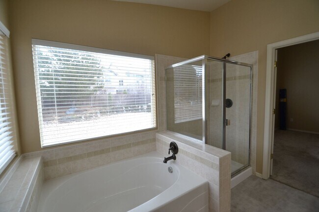 Building Photo - 3885 Cherry Plum Dr
