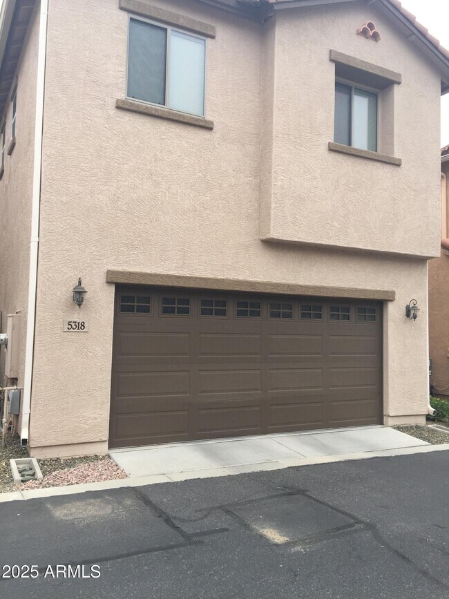 Building Photo - 5318 W Chisum Trail