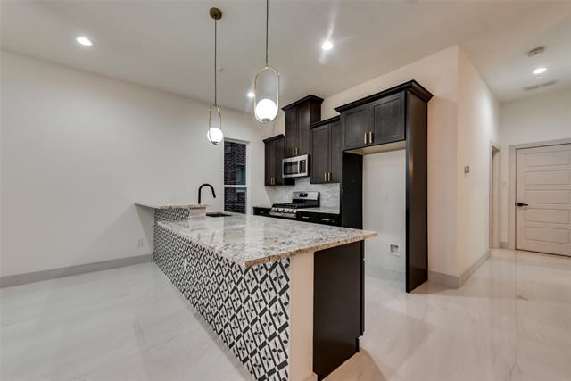 Building Photo - 6011 Rivendell Dr
