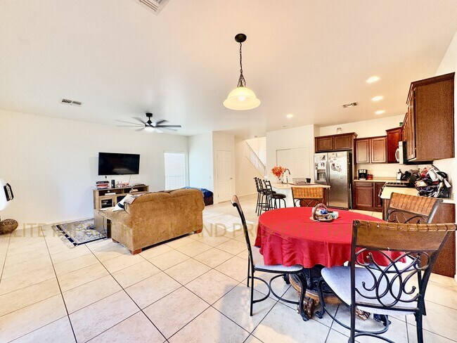Building Photo - 10728 E Sanctuary Ridge Ln