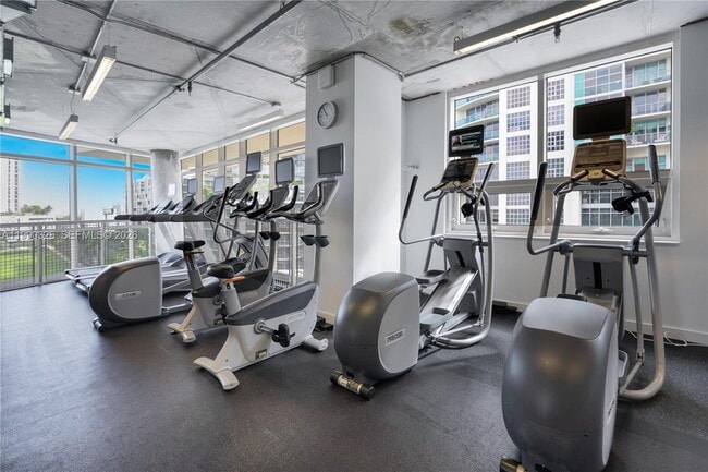 Building Photo - 3250 NE 1st Ave