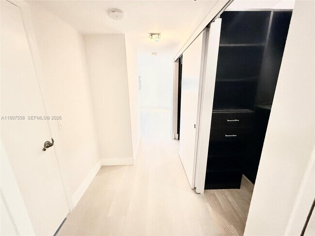 Building Photo - 3610 Yacht Club Dr