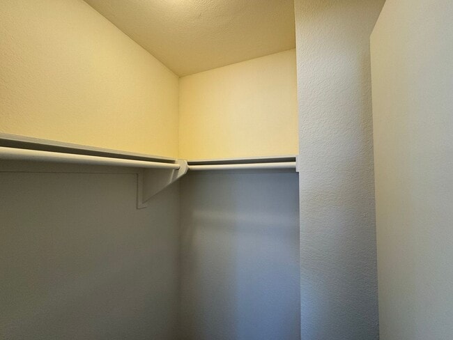 Building Photo - Beautiful 2Bd/1.5Ba Townhome in Orange w/A...