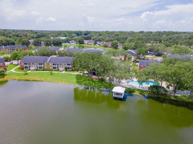Building Photo - 221 Lake Brook Cir