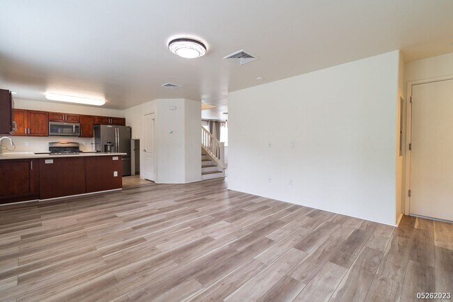 Building Photo - 4 Bed 2.5 Bath in Hoonani