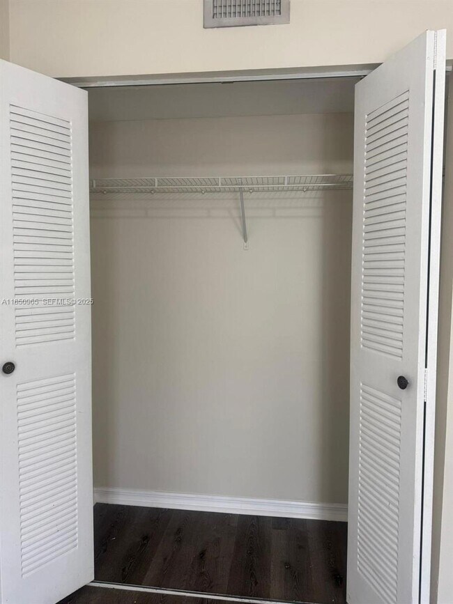 Building Photo - 4041 San Marino Blvd