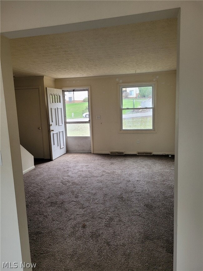 Building Photo - 2781 Thackeray Ave NW