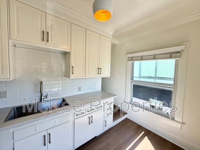 Building Photo - 2144 1/2 First Avenue