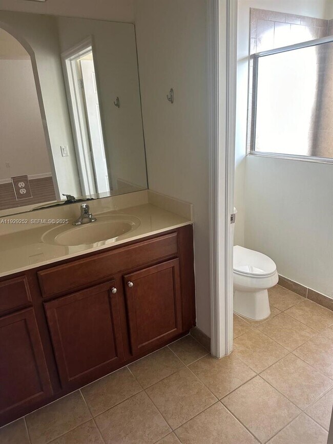 Building Photo - 12444 Emerald Creek Manor