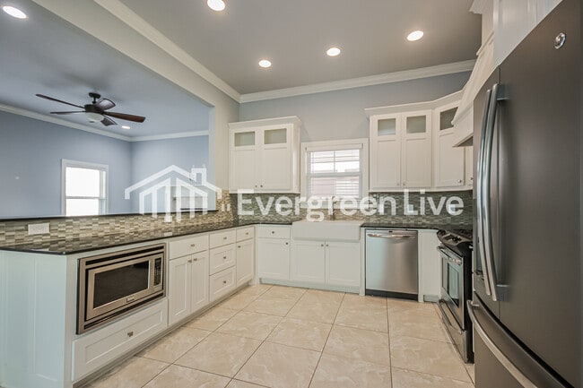 Building Photo - 6510 W Knoll View Way