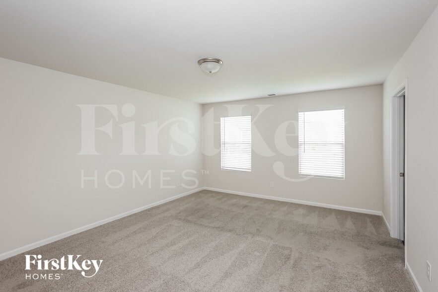 Building Photo - 9605 Hamel St