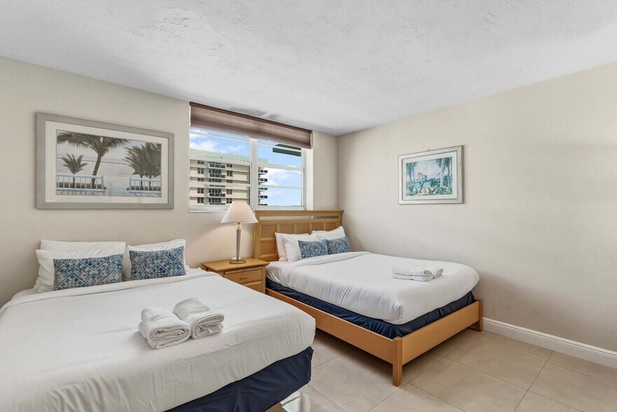 Building Photo - 3801 S Ocean Dr