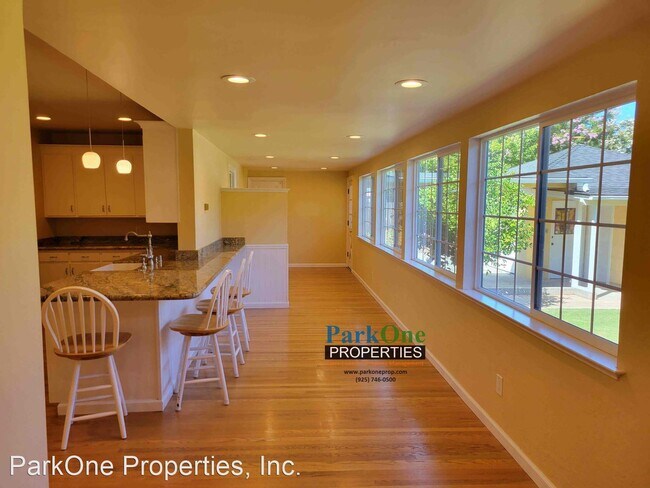 Building Photo - 3 br, 1.5 bath House - 3272 Sun Valley Avenue