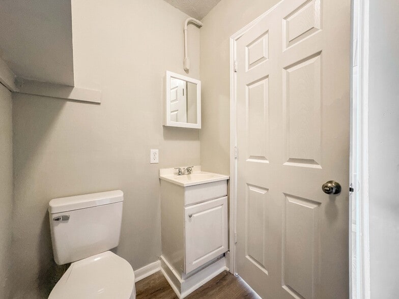 Building Photo - 1122 N Natchez Dr