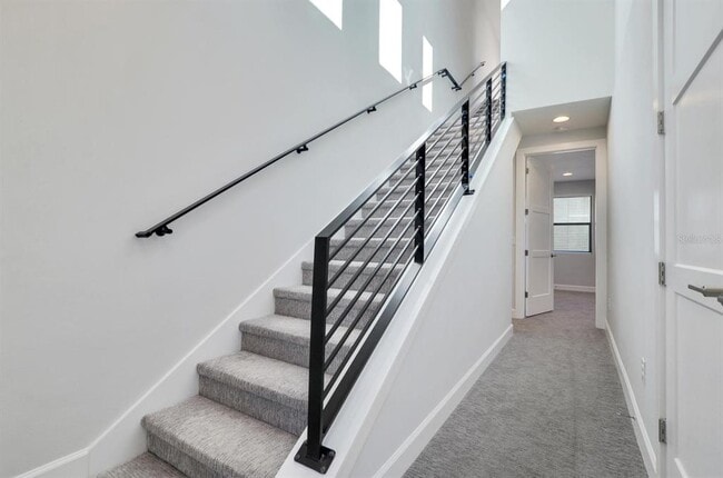 Building Photo - 401 N Oregon Ave