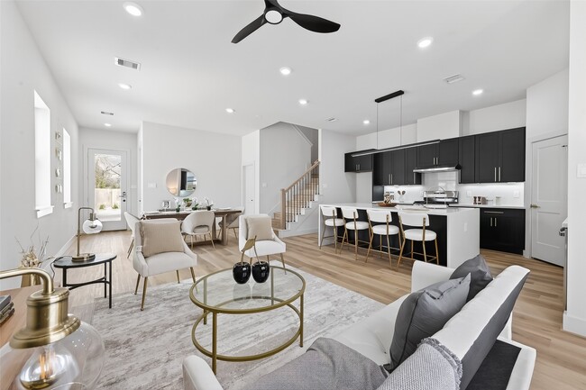 Building Photo - 975 Highland Lgt Ln