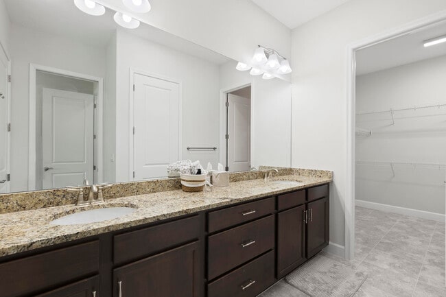 Building Photo - 13548 Spruce Pne Dr