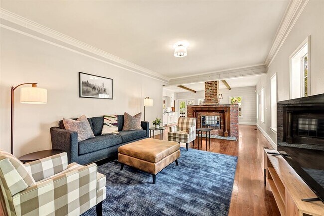 Building Photo - 801 NW C St