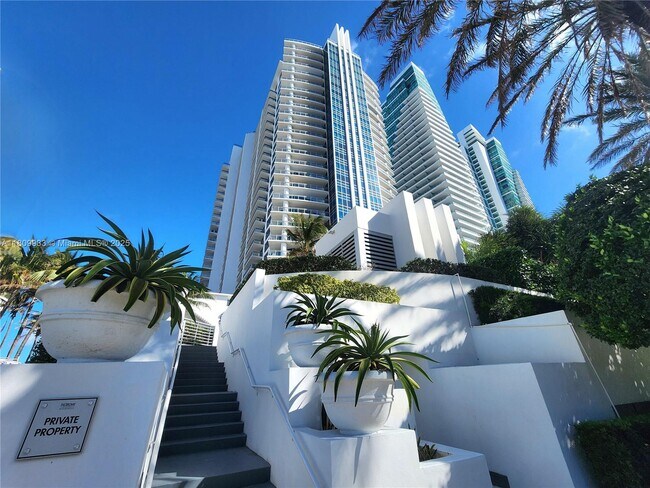 Building Photo - 3535 S Ocean Dr