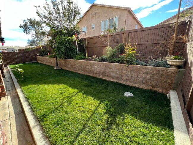 Building Photo - 9378 Agave Dr