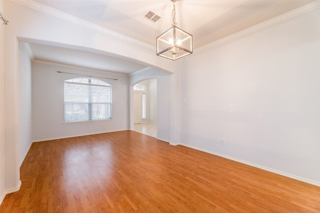 Building Photo - 8417 Robertson Dr