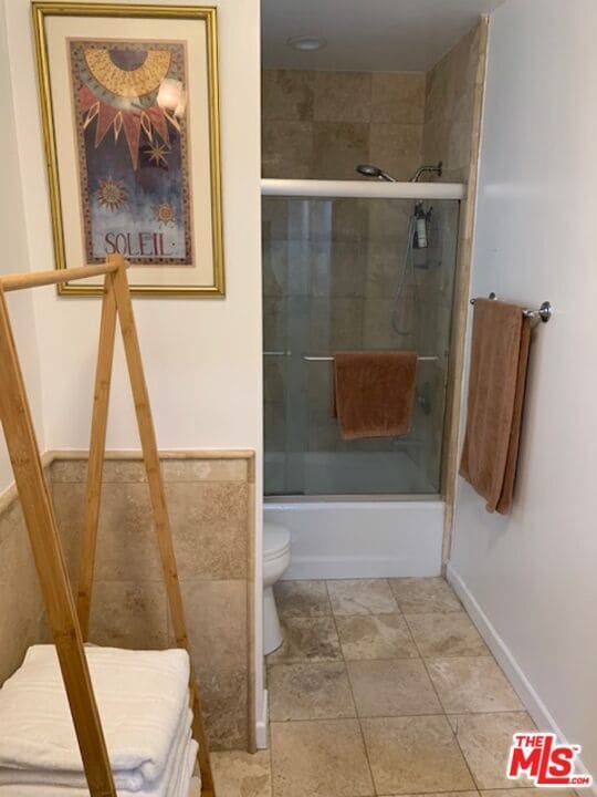 Building Photo - 831 Wilcox Ave