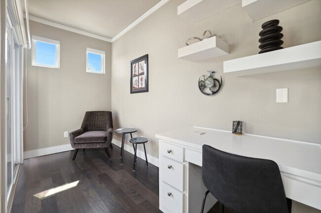 Building Photo - 402 SW 5th St