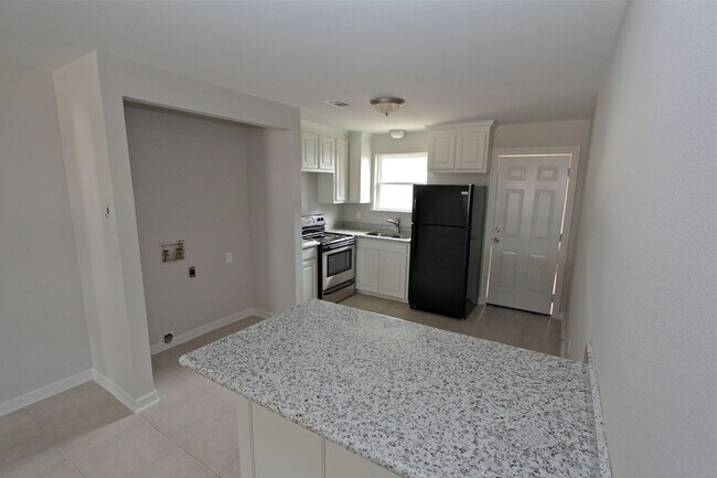 Building Photo - 29194