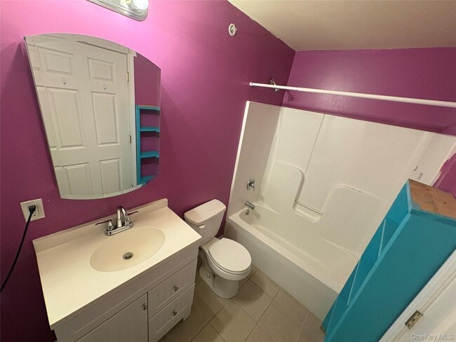 Building Photo - 4 E Main St