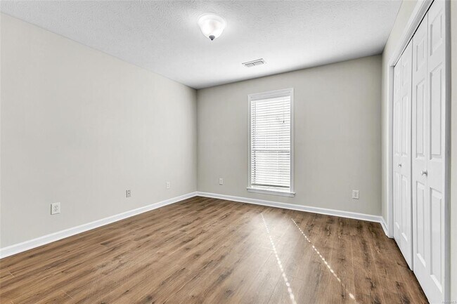 Building Photo - 7406 Mill Ridge Ct