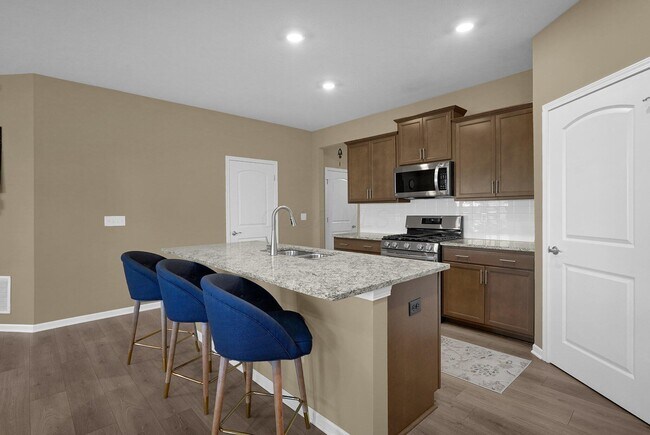 Building Photo - 272 Mannaseh Dr W