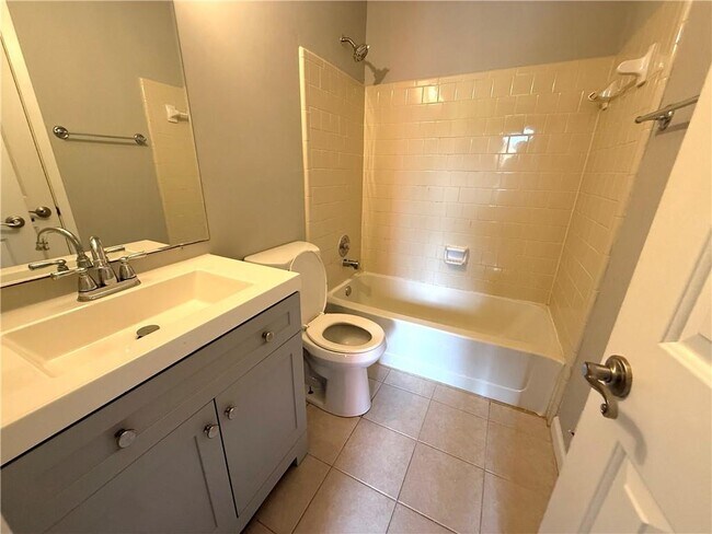Building Photo - 805 Wedgewood Way