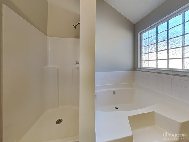 Building Photo - 4811 Heather Mill Trace