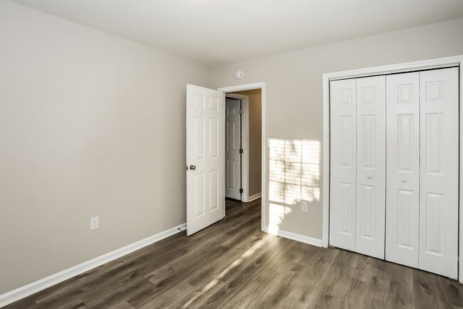 Building Photo - 7825 Elm Tree Ln