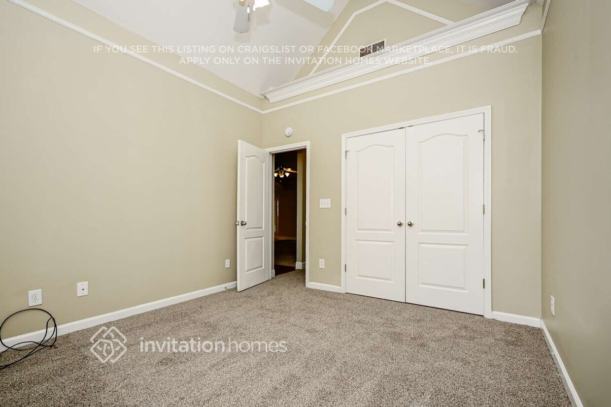 Building Photo - 55 Blue Grass Ct