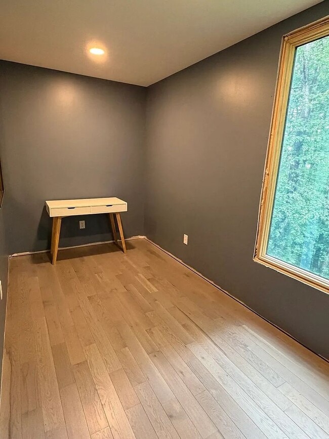 Building Photo - Spacious Pet-Friendly 4BR Home Near Downtown & UVA
