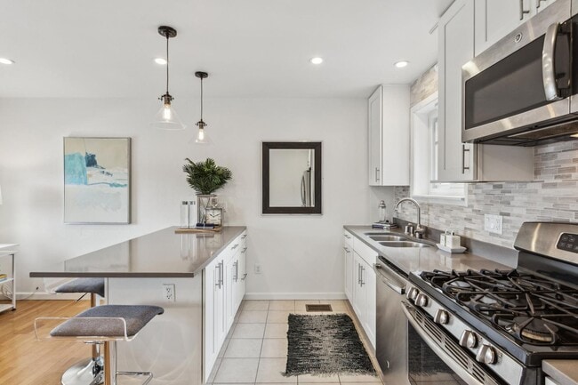 Building Photo - Daly City - Easy Commute Single Family Hom...