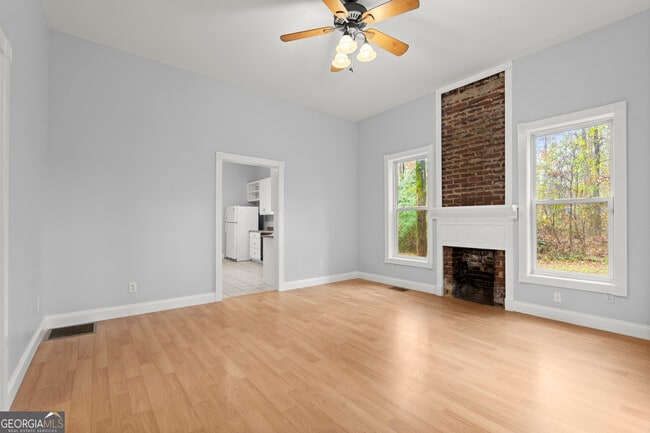 Building Photo - 235 Jenkins Rd