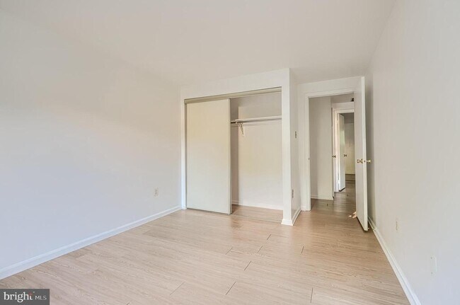 Building Photo - 8 Lambeth Bridge Ct