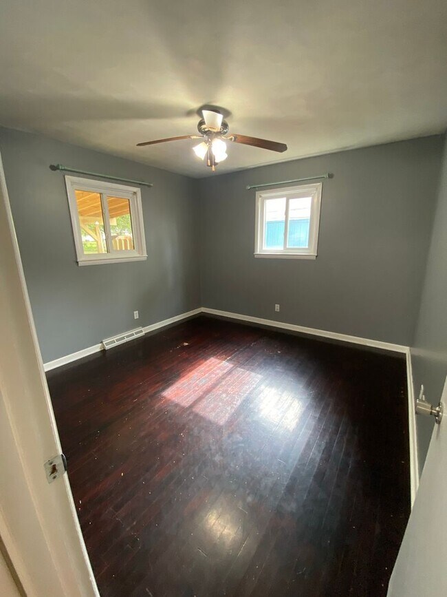 Building Photo - 2663 E Stanford St