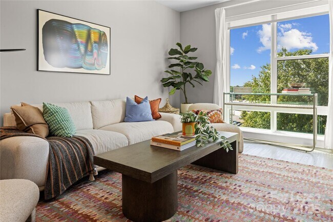 Building Photo - 110 Razades Wy