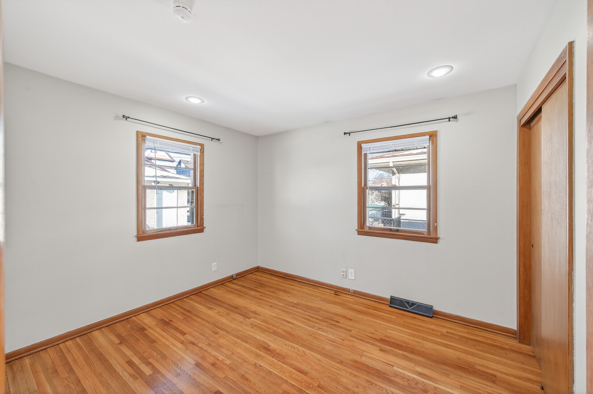 Building Photo - 1810 Ulysses St NE