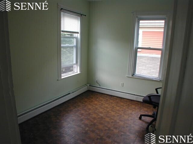 Building Photo - 11 Thorndike St