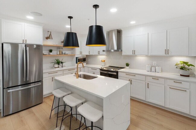 Building Photo - STUNNING 4 Level Fells Point Rowhome! WITH...